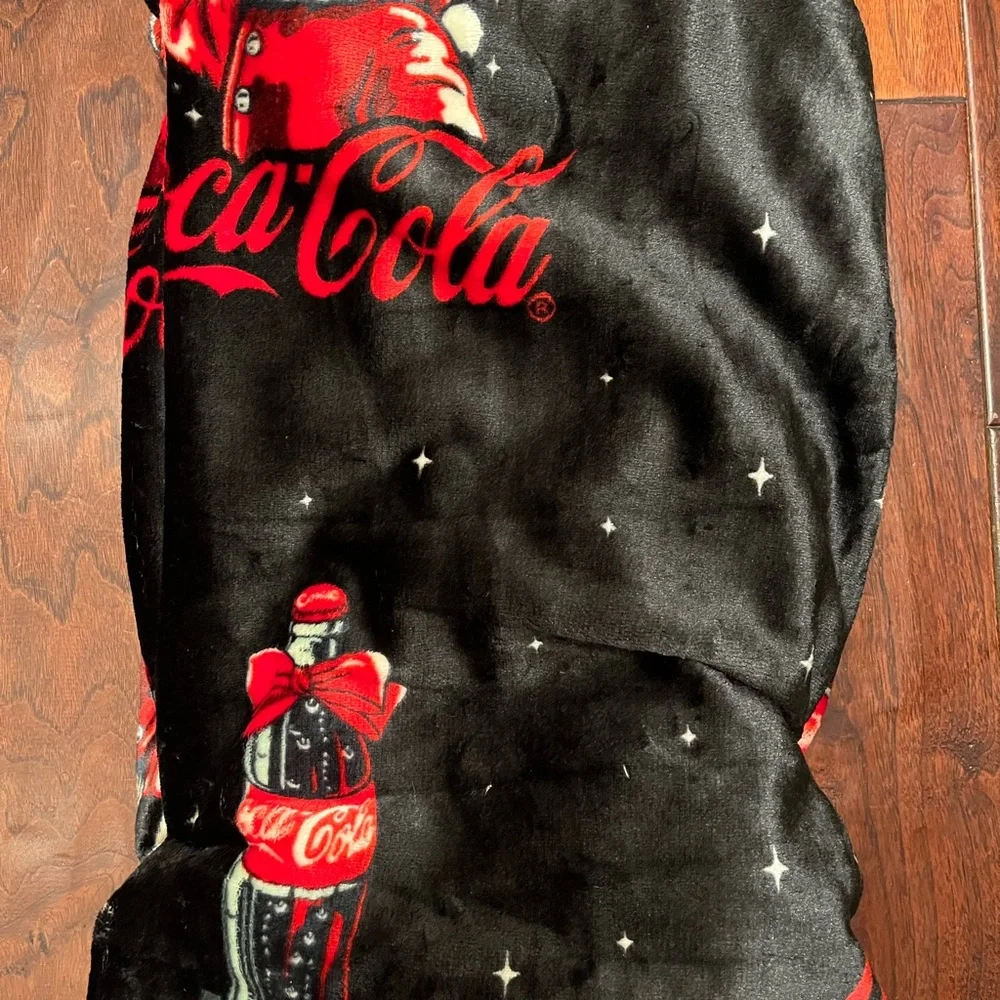 Christmas Coca-Cola Velvet Soft Throw Blanket in Black and Red